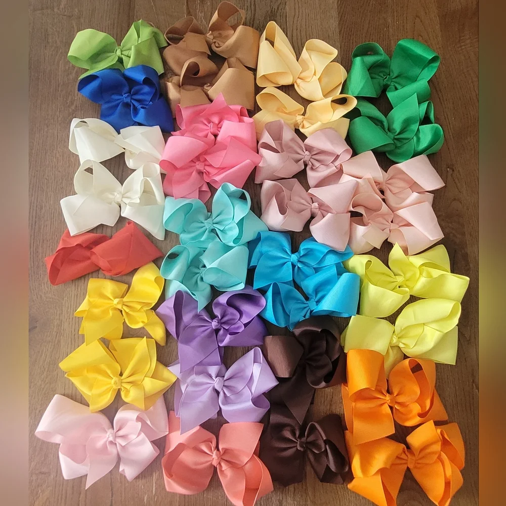78 Aligator Clip Bows 4.5
